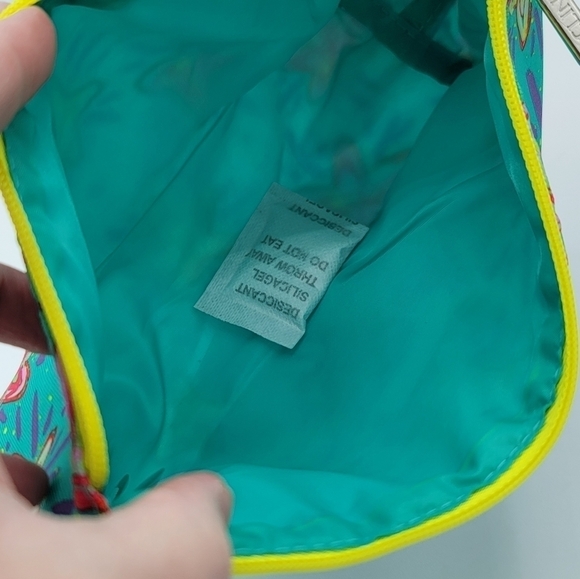 Clinique Glowy Skin 8 Piece Set With Cosmetic Case NEW #677 GIFT WITH PURCHASE - Picture 10 of 10